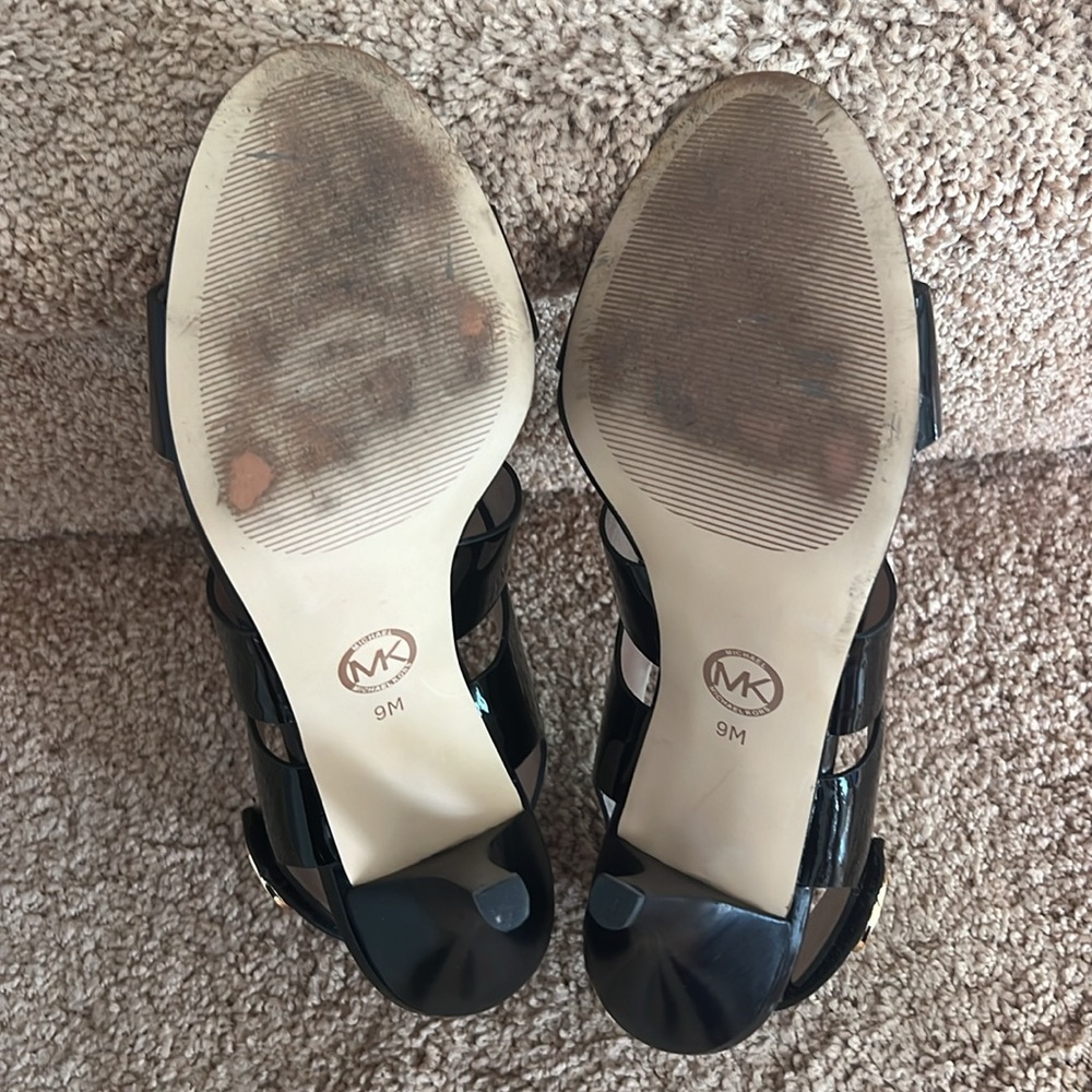 MICHAEL Michael Kors Black Patent Sandals Box not included. - Picture 4 of 4